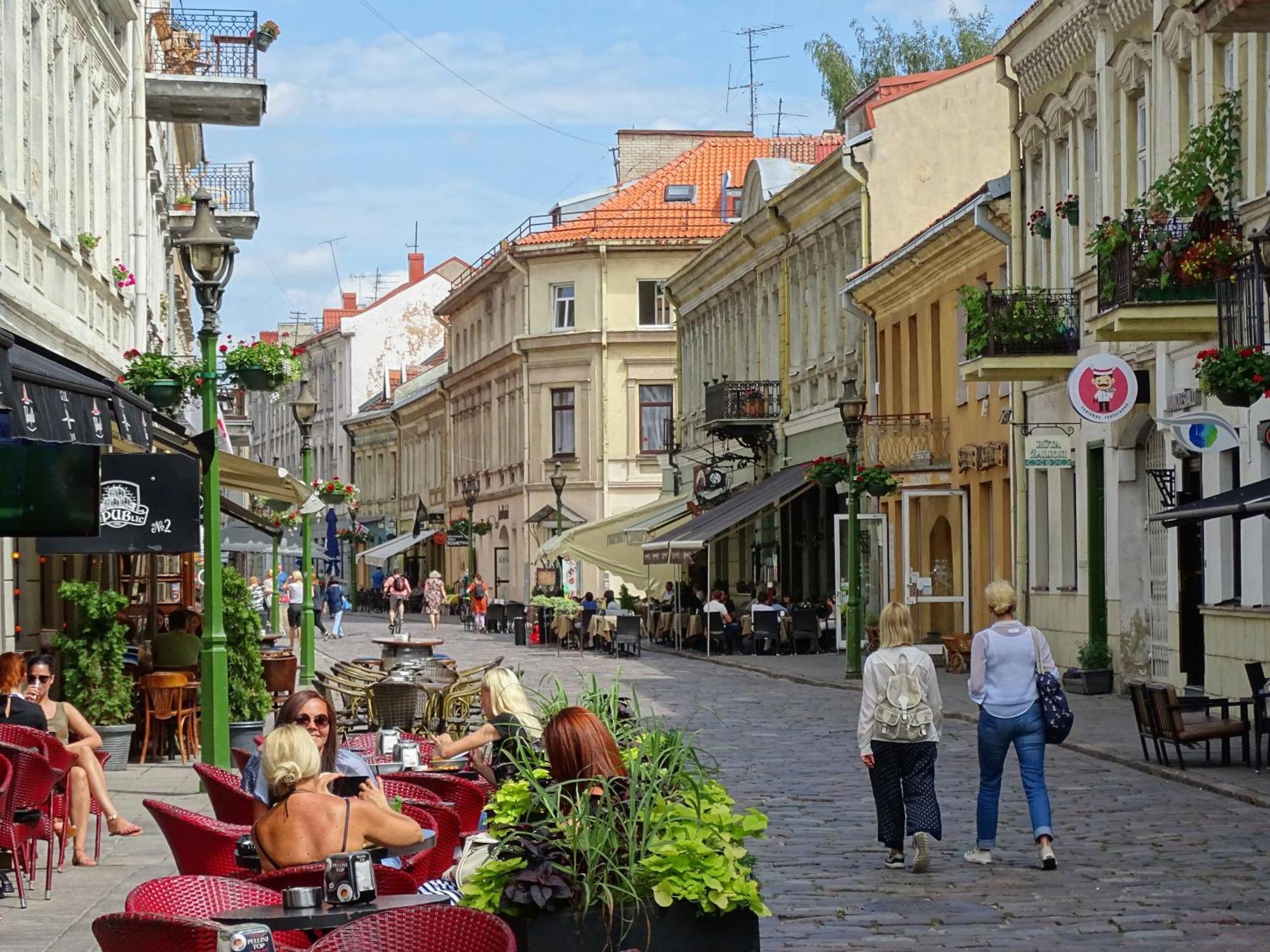 Picturesque Old Town Apartment With Charming Balcony Kaunas Exterior photo
